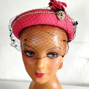 40s 50s Vintage Pink Felt Hat with Pearls and Veil